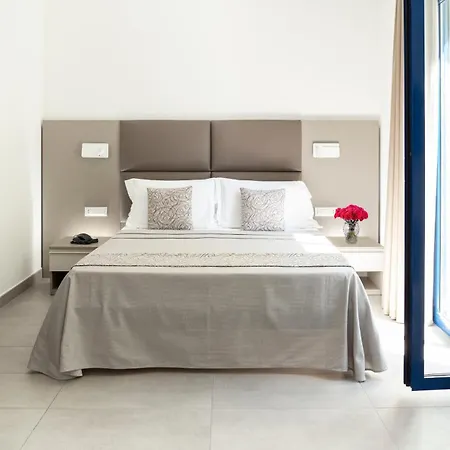 Paris Hotel 3*