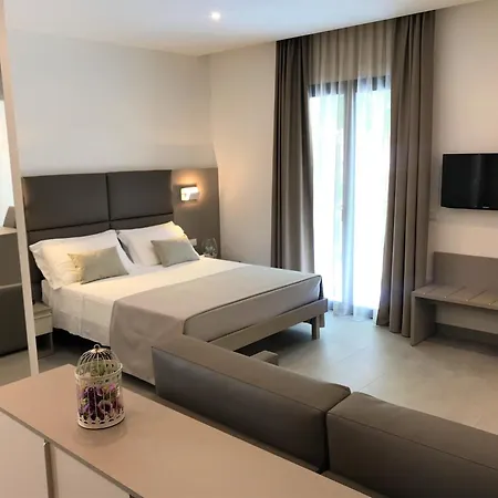 Paris Hotel