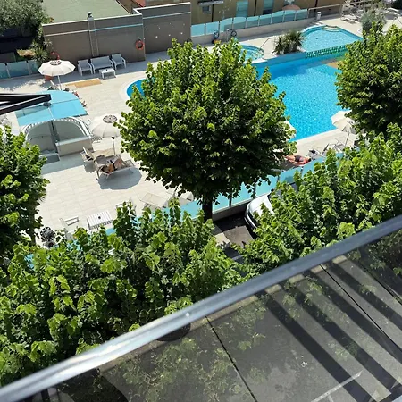 Paris Hotel 3*